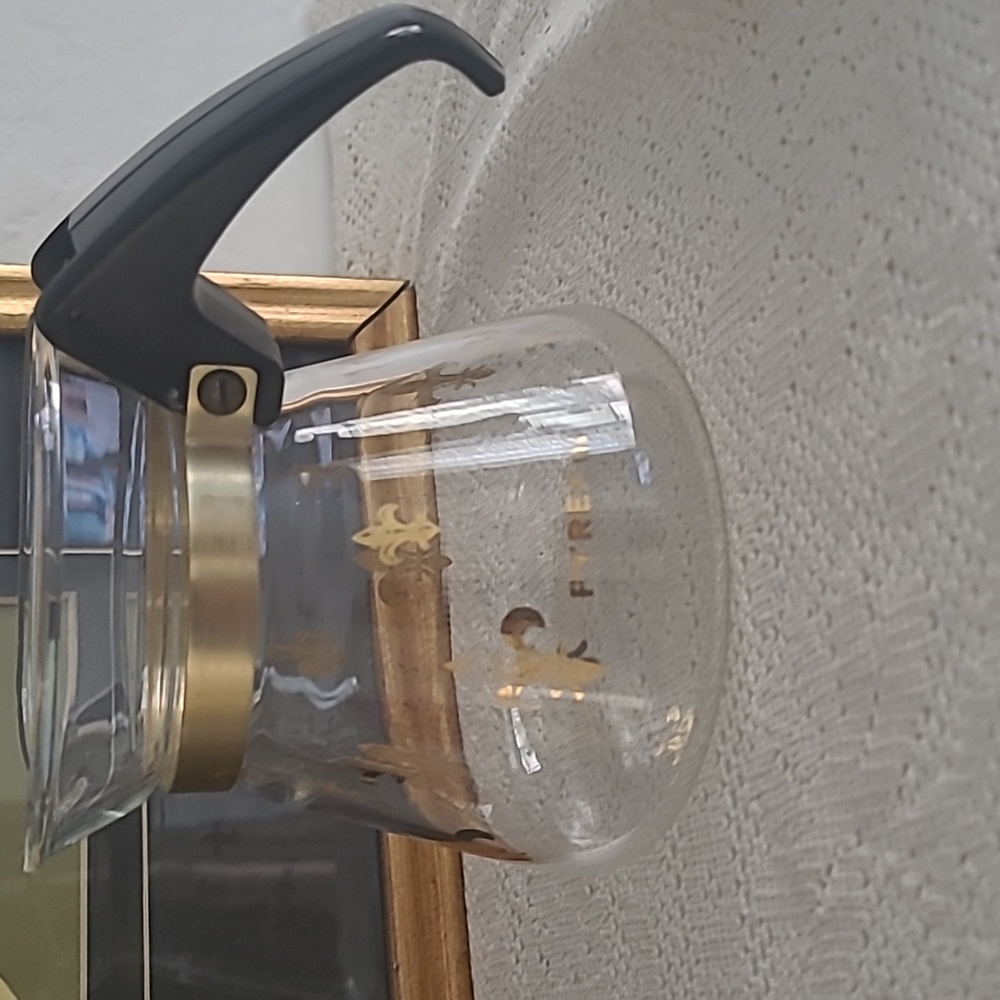 Mini 1960's Pyrex Carafe - Picture 2 of 5